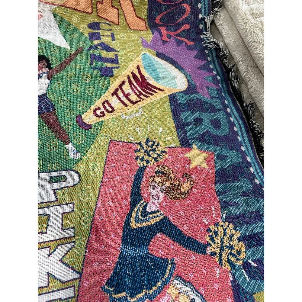woven cheer‎ quilt/throw